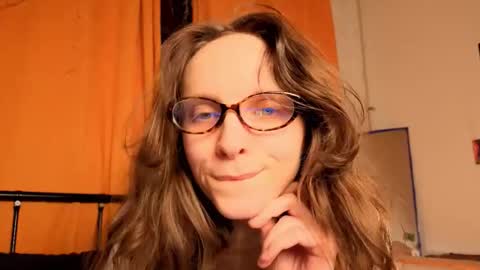 Mikky or Moon online show from March 22, 8:35 pm