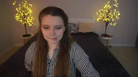 Emily online show from December 1, 1:42 pm