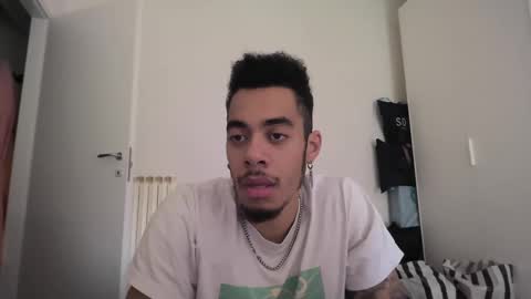 Snapshot of magicsempai chatting on December 17, 11:49 am Magicsempai online show from December 17, 11:49 am