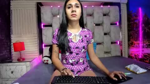 mahiara hot online show from May 5, 1:06 pm