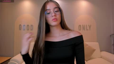  Maia  online show from September 10, 6:31 pm