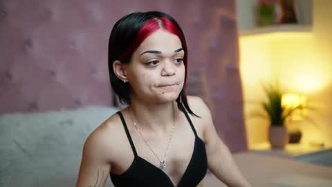  Maia  online show from December 15, 9:44 pm