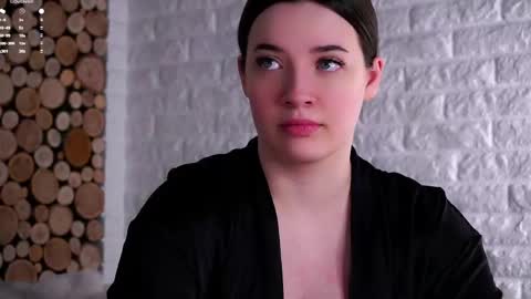 Lucy online show from April 16, 2:33 am