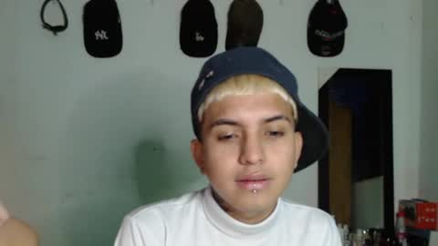 maikjameshot online show from November 28, 6:43 am