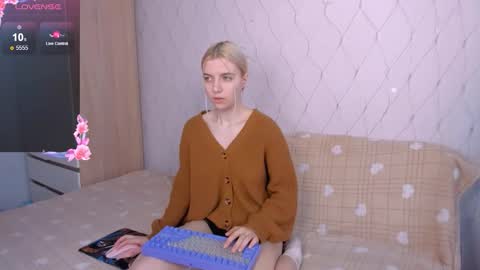 Your kitty online show from October 14, 2:14 am