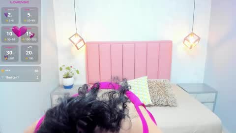  M A I L Y  online show from November 22, 2:04 pm