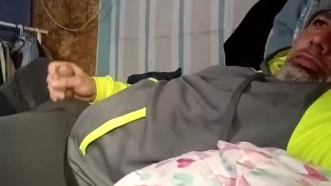 makeyoucum21985 online show from December 15, 1:12 am