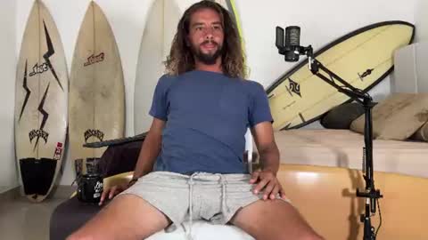 Mack  Makingmoans Twitter online show from July 24, 11:40 am