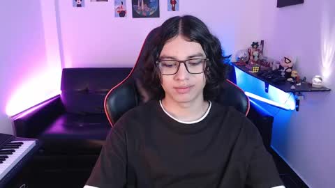 Snapshot of malik_harrison_ chatting on February 13, 12:21 pm Malik online show from February 13, 12:21 pm