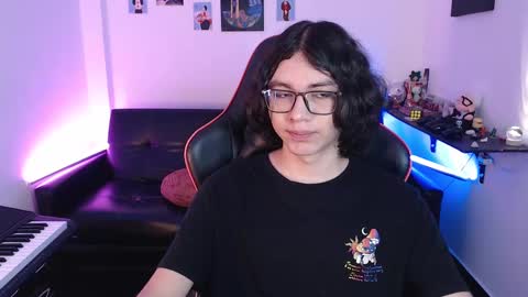 Snapshot of malik_harrison_ chatting on February 15, 3:06 pm Malik online show from February 15, 3:06 pm