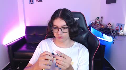 Snapshot of malik_harrison_ chatting on January 13, 3:15 pm Malik online show from January 13, 3:15 pm