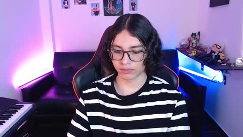 Snapshot of malik_harrison_ chatting on February 20, 2:02 pm Malik online show from February 20, 2:02 pm