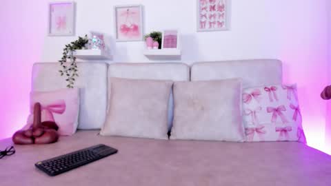 Malka online show from November 15, 7:04 pm