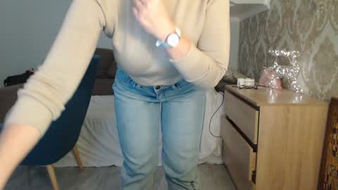 mallinia online show from December 15, 12:56 pm