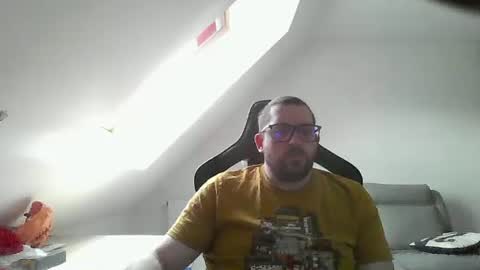 breton online show from December 23, 11:57 am