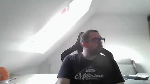 breton online show from December 31, 2:14 pm