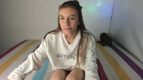 instagram  nueela   online show from September 19, 10:57 pm