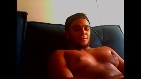 Muw online show from December 17, 3:27 pm