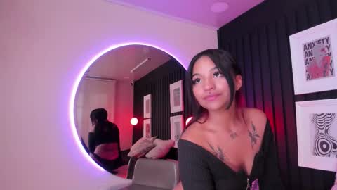 manelyk_evanss online show from March 24, 6:25 pm