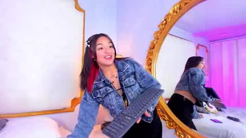 manelyk_evanss online show from October 20, 11:15 am