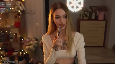 Amelie online show from September 20, 6:33 pm