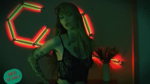 Amelie online show from December 21, 6:25 pm