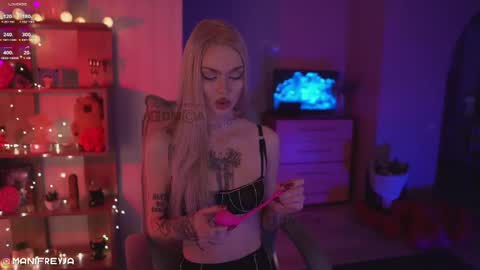 Amelie online show from March 12, 8:31 pm