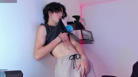 Manuel online show from October 2, 8:18 pm