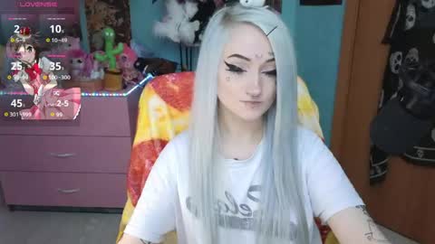 Manuela online show from April 22, 9:11 pm