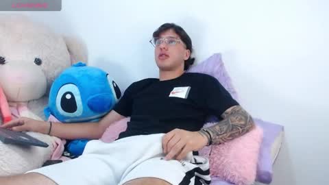 Manuel online show from May 26, 11:11 pm