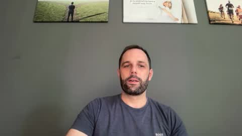 manynaaamess online show from December 1, 1:53 pm