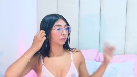 maraa_fox online show from November 2, 9:04 pm