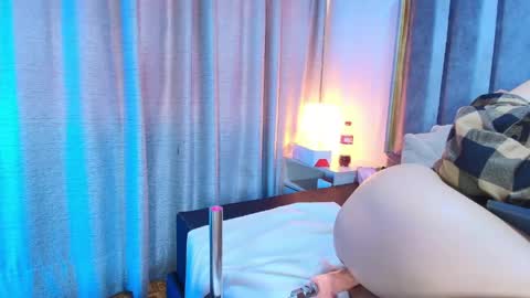 maraa_x online show from April 16, 8:09 pm