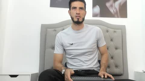 Marc Ruffalo online show from February 19, 8:08 pm