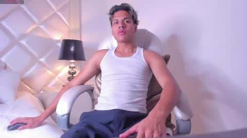 marco_deluxe online show from May 6, 11:38 am