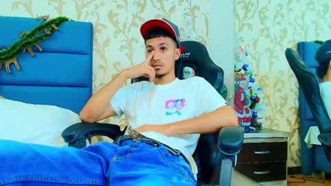 marcus_jeron online show from December 17, 12:17 am