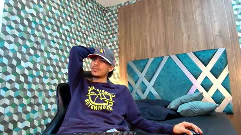 marcus_jeron online show from December 15, 10:39 pm