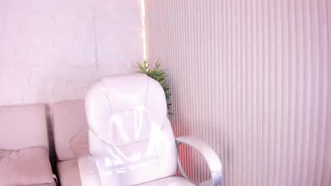 Marelyn online show from April 21, 11:39 am