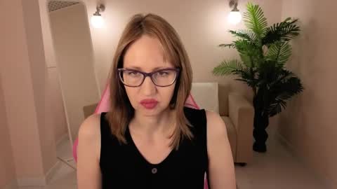 margo_robbbie online show from April 9, 1:20 am