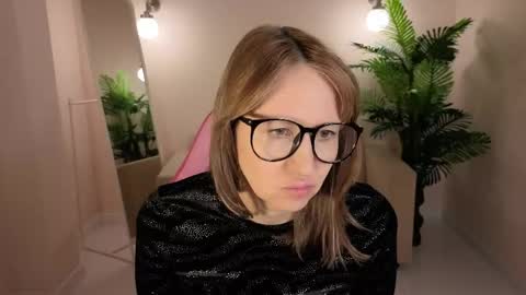 margo_robbbie online show from April 19, 1:17 am