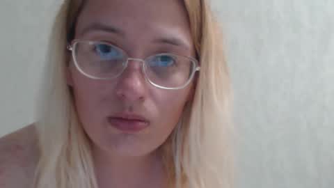 Snapshot of margo_shine chatting on September 25, 3:19 pm margo_shine online show from September 25, 3:19 pm