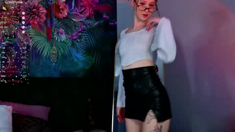 margodoly online show from April 12, 8:46 pm