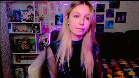 Snapshot of maria_hunt chatting on December 11, 5:53 am Maria online show from December 11, 5:53 am
