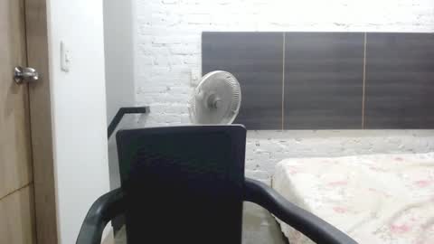 Snapshot of mariabril77 chatting on October 20, 2:00 pm Call me Mara  online show from October 20, 2:00 pm