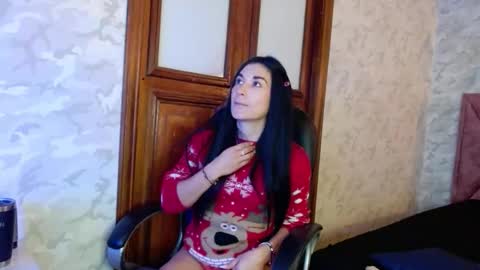 Mariana online show from December 5, 1:31 pm