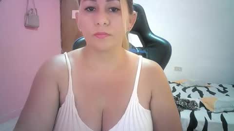 mariana995649 online show from March 3, 9:33 pm