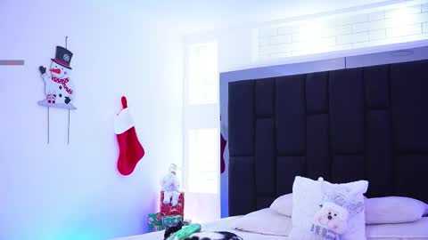 Mariana  online show from December 22, 7:09 pm