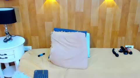 Mariana Angel online show from February 25, 11:15 pm