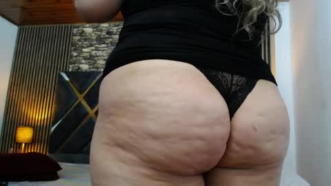 marie_hss online show from April 20, 3:59 pm