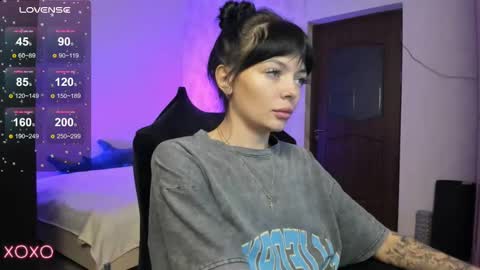 Snapshot of mariella__adams chatting on February 23, 3:51 pm Maria online show from February 23, 3:51 pm